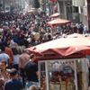 Taksim'de adım atacak yer yok Taksim'de adım atacak yer yok