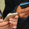 'Cep telefonları bilinenden üç kat fazla radyasyon yayıyor'