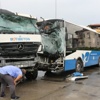 Belediye otobüsüyle minibüs çarpıştı: 7 yaralı