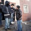 HDP önünde "parmak sallama" gerginliği