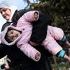 Göçmen yoğunluğunun yaşandığı Pazarkule ye geçişler kapatıldı Göçmen yoğunluğunun yaşandığı Pazarkule ye geçişler kapatıldı