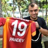 Pandev’in vurduğu kaleyi buluyor