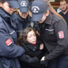 Taksim'de kadınlara gözaltı