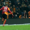 Poldi'den 5 ayak, 2 kafa, 4 sol... Poldi'den 5 ayak, 2 kafa, 4 sol...