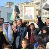 Suriyeliler Türkiye'ye destek için toplandı Suriyeliler Türkiye'ye destek için toplandı