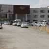 Okulun battığını duyan veliler okulu bastı Okulun battığını duyan veliler okulu bastı