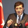 Eski Beşiktaş Belediye Başkanı Hazinedar, CHP'den istifa etti Eski Beşiktaş Belediye Başkanı Hazinedar, CHP'den istifa etti