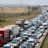 Bayram trafiği 35 kilometreyi buldu... Kontak kapattılar Bayram trafiği 35 kilometreyi buldu... Kontak kapattılar