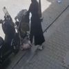 İnanılmaz anlar... Bebek arabasındaki çocuğunu yola düşürüp, üstüne bastı!
