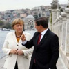 Başbakan Davutoğlu Merkel'e İstanbul'u anlattı