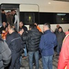 Galatasaray taraftarları YHT'yi 1 saat geciktirdi Galatasaray taraftarları YHT'yi 1 saat geciktirdi