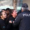 İş yerinin yanışını gözyaşlarıyla izlediler İş yerinin yanışını gözyaşlarıyla izlediler