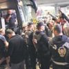 Kaptan dümene geçiyor Kaptan dümene geçiyor