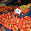Çeri domatesin fiyatı el yakıyor