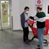 Sağlık çalışanlarını sevindiren pizza ikramı Sağlık çalışanlarını sevindiren pizza ikramı