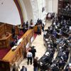 Venezuela'da mahkeme 7 milletvekili hakkında hukuki süreç başlattı Venezuela'da mahkeme 7 milletvekili hakkında hukuki süreç başlattı