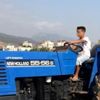 Çocuk traktör şoförü hayrete düşürdü! Çocuk traktör şoförü hayrete düşürdü!