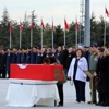 Şehit F4 pilotlarının cenazesinden geriye acılı eşin bu fotoğrafı kaldı