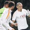 Başakşehir maçı hazırlıklarına başlayan Galatasaray, dar alanda pas ve top kapma çalışması yaptı Başakşehir maçı hazırlıklarına başlayan Galatasaray, dar alanda pas ve top kapma çalışması yaptı