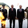 Erdoğan, Varşova’da Meçhul Asker Anıtı’nı ziyaret etti