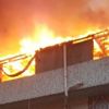 Esenyurt'ta bir apartmanın çatısında çıkan yangın, itfaiye ekiplerince söndürüldü Esenyurt'ta bir apartmanın çatısında çıkan yangın, itfaiye ekiplerince söndürüldü