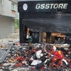GS Store'a saldıranlar yandı GS Store'a saldıranlar yandı