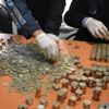 Dilencinin üzerinden çıkan paraları zabıta saymakla bitiremedi
