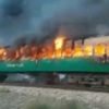 Son dakika: Pakistan'da tren yangını faciası