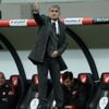 Şenol Güneş temastan kaçamadı!