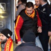 Galatasaray taraftarı hızlı treni durdurdu