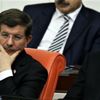 Yeni parti ete kemiğe büründü Yeni parti ete kemiğe büründü