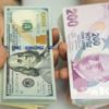 Güçlü dolar karşısında TL savunmasız kaldı