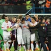 Trabzonspor - Galatasaray maçında saha bir anda karıştı Trabzonspor - Galatasaray maçında saha bir anda karıştı