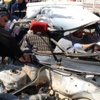 Yaralıyı çıkarabilmek için otomobili parçaladılar Yaralıyı çıkarabilmek için otomobili parçaladılar