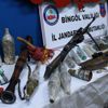 Bingöl'de terör örgütü PKK'ya ait el yapımı patlayıcı, silah, mühimmat ve yaşam malzemesi ele geçirildi Bingöl'de terör örgütü PKK'ya ait el yapımı patlayıcı, silah, mühimmat ve yaşam malzemesi ele geçirildi