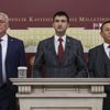 CHP'de mektup yazan Mehmet Çelebi, Özcan Özel ve Hüseyin Avin Aksoy istifa etti