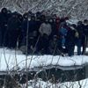 Yunanistan'ın zulmettiği göçmenler donmaktan kurtarıldı