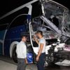 Yolcu otobüsü, önündeki kamyona çarptı: 1 ölü, 24 yaralı