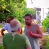 Maske takmayanları uyaran robot!