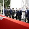 Bakan Akar, Orgeneral Üruğ'un cenaze törenine katıldı Bakan Akar, Orgeneral Üruğ'un cenaze törenine katıldı