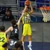 Fenerbahçe, Beşiktaş'ı son saniyede devirdi
