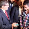 Video: Davutoğlu İle İşçi Arasında Güldüren Diyalog! Video: Davutoğlu İle İşçi Arasında Güldüren Diyalog!