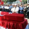Şehit polis son yolculuğa uğurlandı Şehit polis son yolculuğa uğurlandı