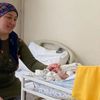Derya Sert, üç ay sonra bebeğine kavuştu Derya Sert, üç ay sonra bebeğine kavuştu