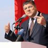 CHP'li Sındır: “Milli değerlerimizle oynamaktan vazgeçin, altında kalırsınız” CHP'li Sındır: “Milli değerlerimizle oynamaktan vazgeçin, altında kalırsınız”