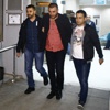 Ahmet Hakan'a saldıran 4 kişi gözaltında Ahmet Hakan'a saldıran 4 kişi gözaltında
