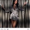 Merve Boluğur'dan gece pozu Merve Boluğur'dan gece pozu