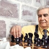 Satranç, evinden etti Satranç, evinden etti