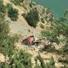 Artvin'de yaylaya giden kamyon şarampole uçtu Artvin'de yaylaya giden kamyon şarampole uçtu