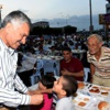 Başkan Karalar, Ramazan’ın İlk İftarını Vatandaşlarla Açtı Başkan Karalar, Ramazan’ın İlk İftarını Vatandaşlarla Açtı